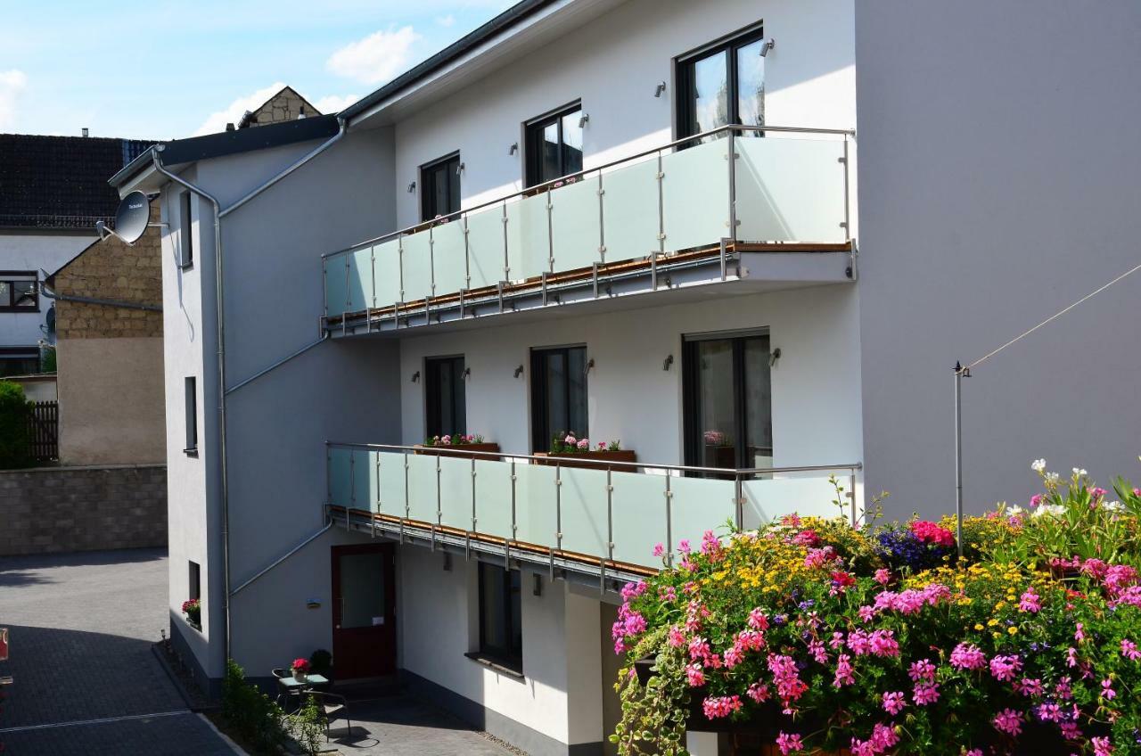 Gaestehaus Am Hochsimmer Ettringen  Exterior foto